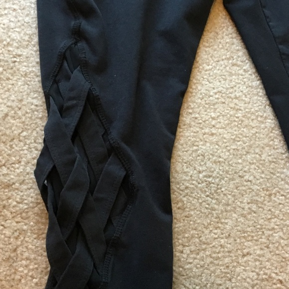 Lot of 6 size small workout leggings - Picture 5 of 5
